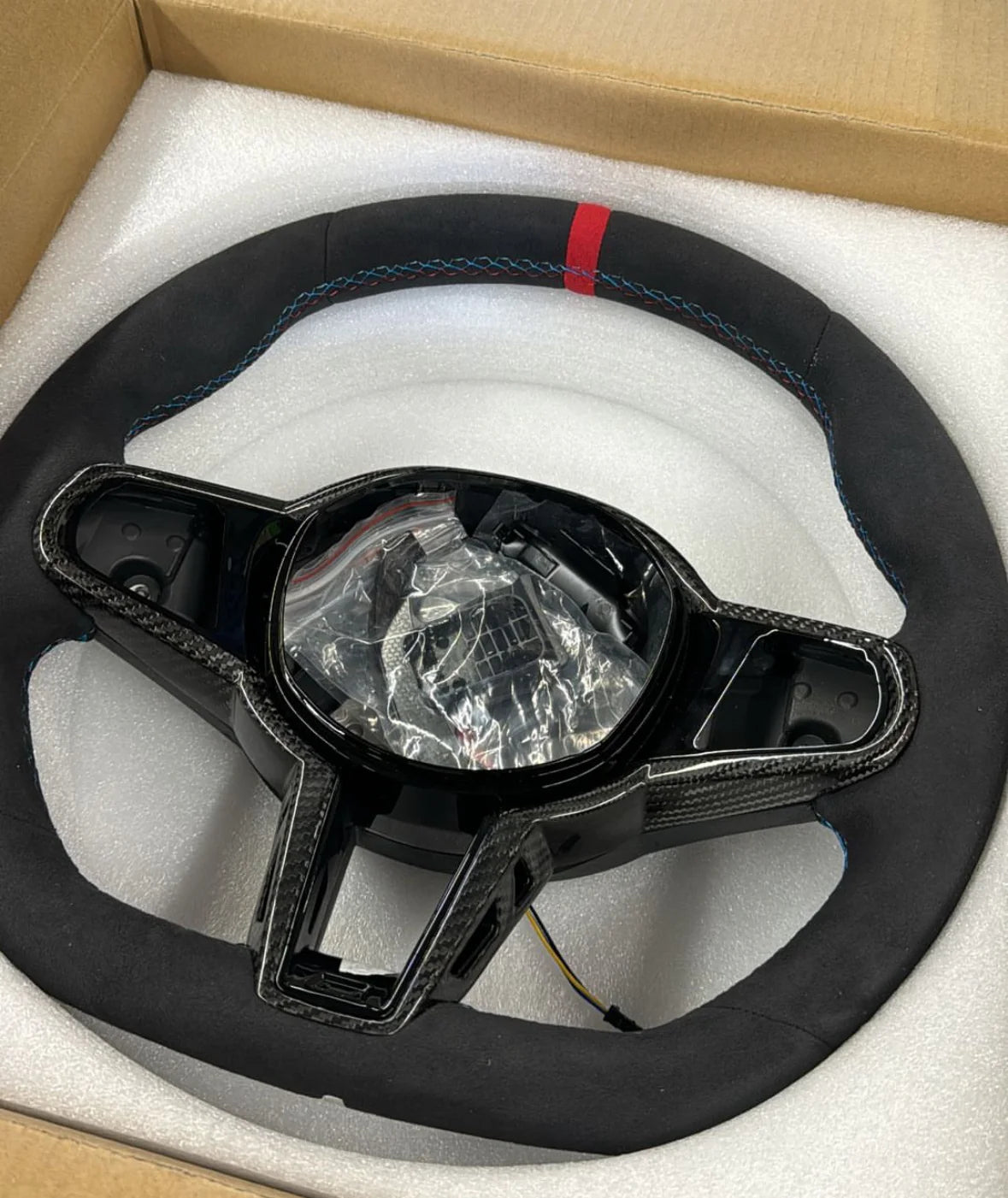 G8X LCI Style Alcantara Steering Wheel