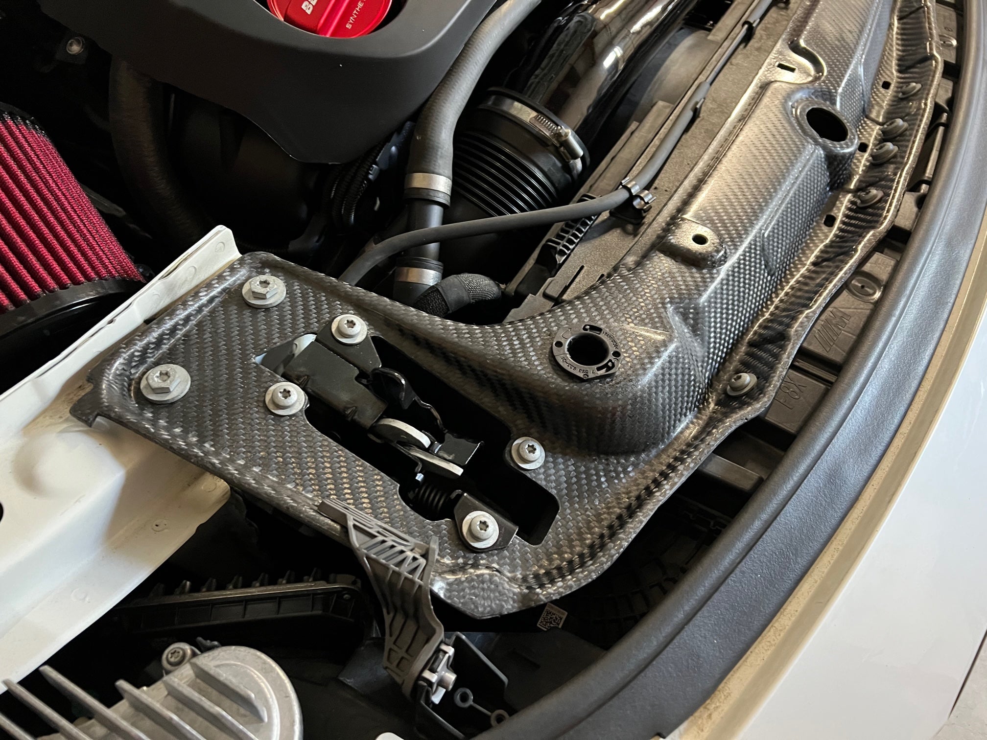 Mashimarho Carbon Fiber Radiator Support Brace F Series V2