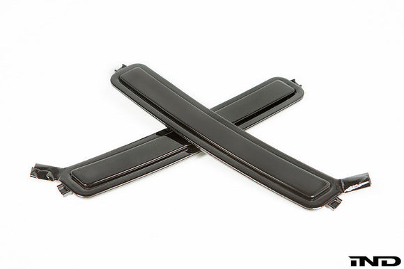 iND f90 m5 painted front reflector set - iND Distribution